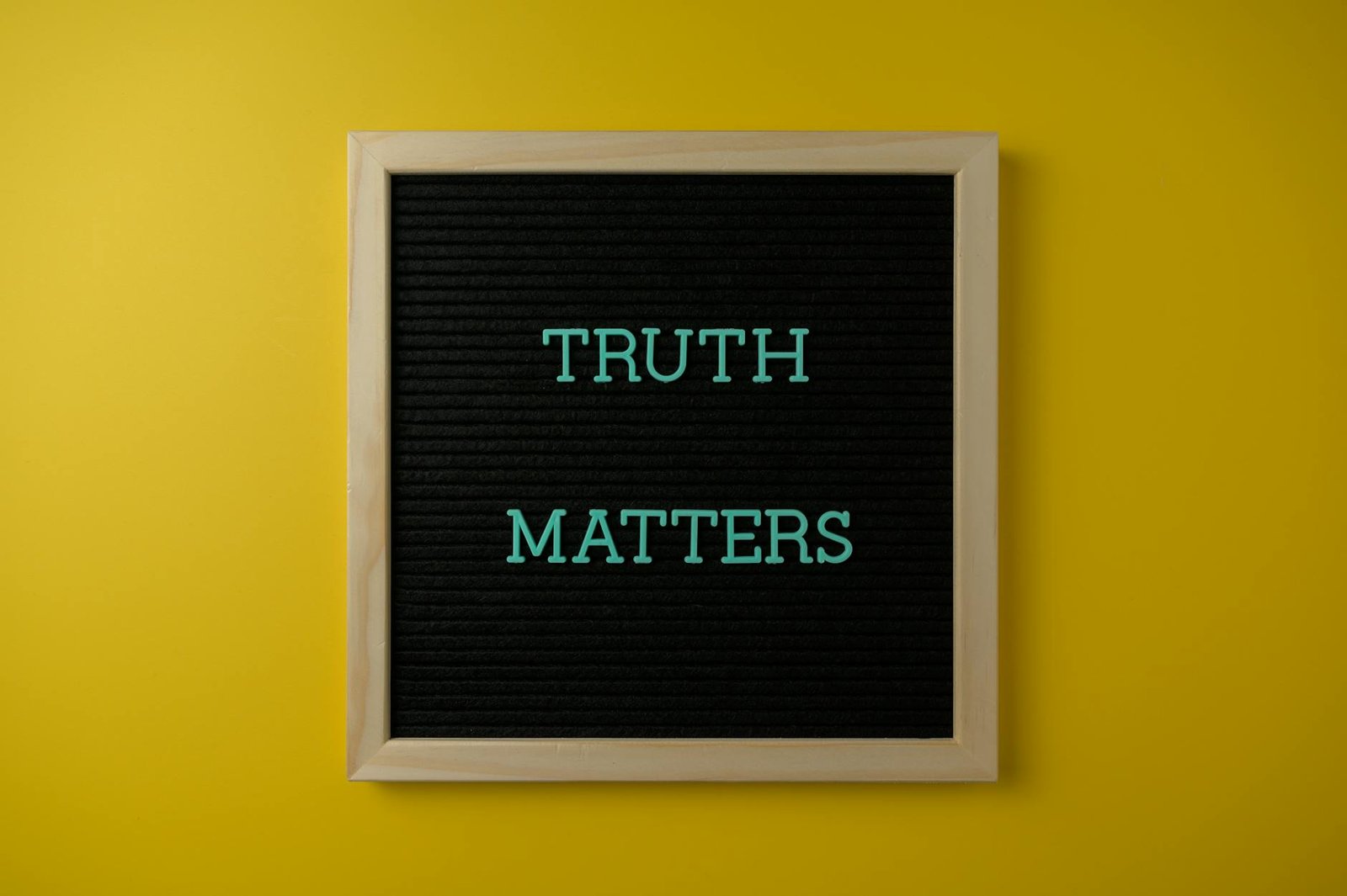 close up photo of a letterboard